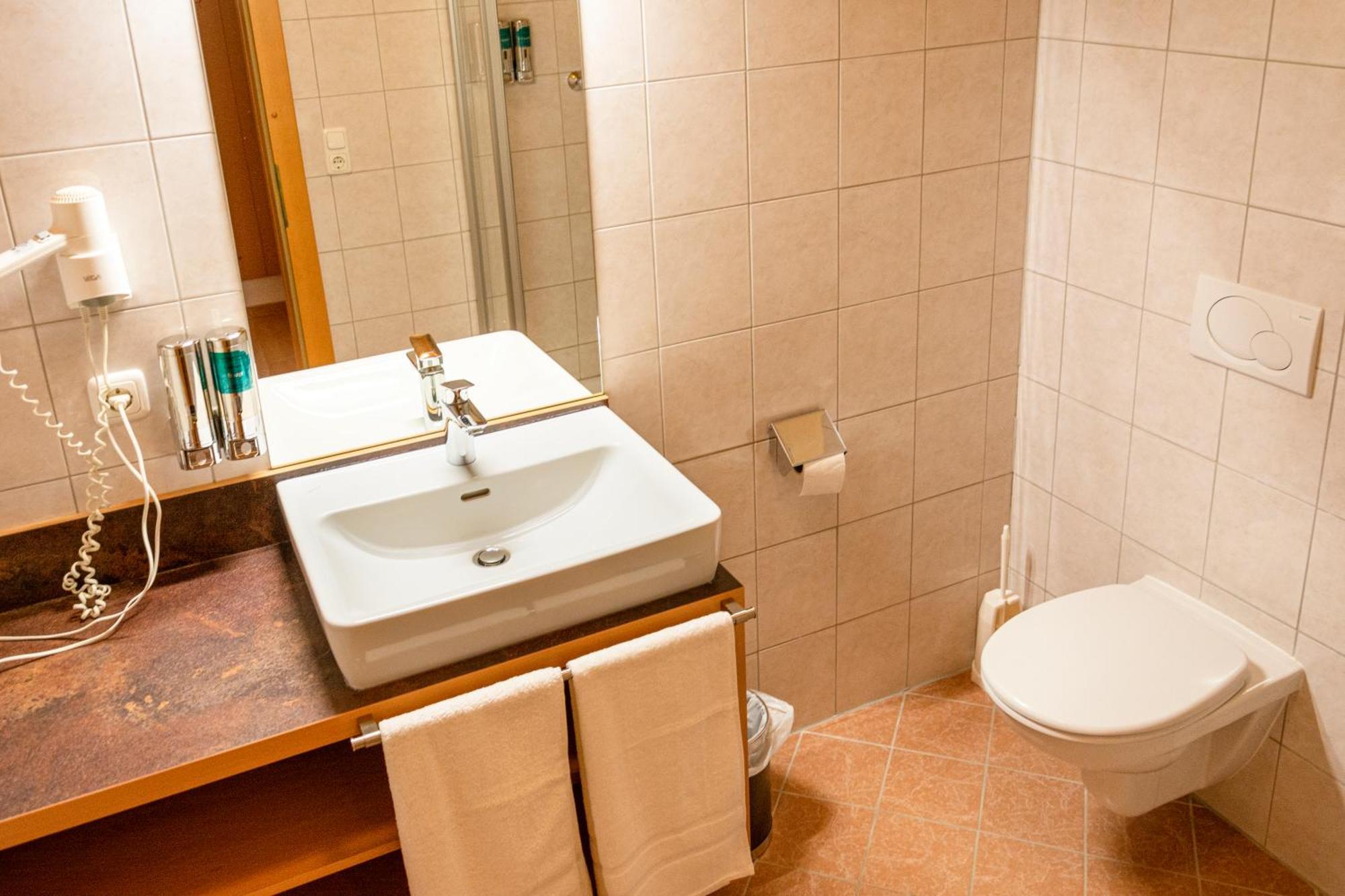 Wallackhaus Regiojet Hotels Heiligenblut Oda fotoğraf